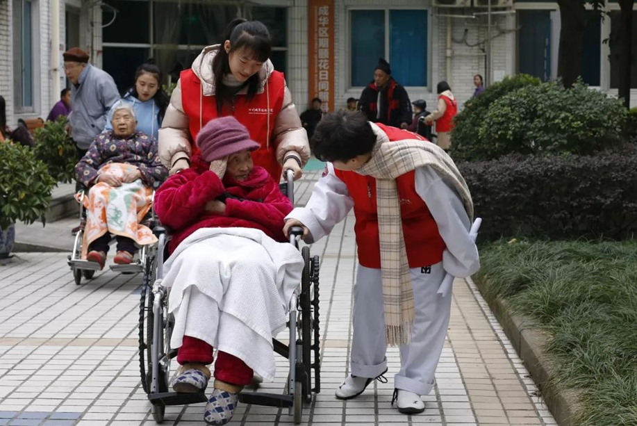 技师行动丨爱在冬日里，情暖康疗院