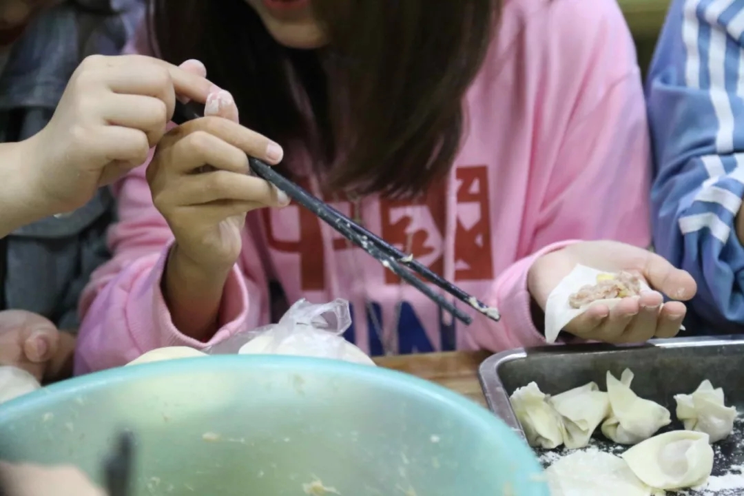 情暖中秋，我们在技师包饺子！