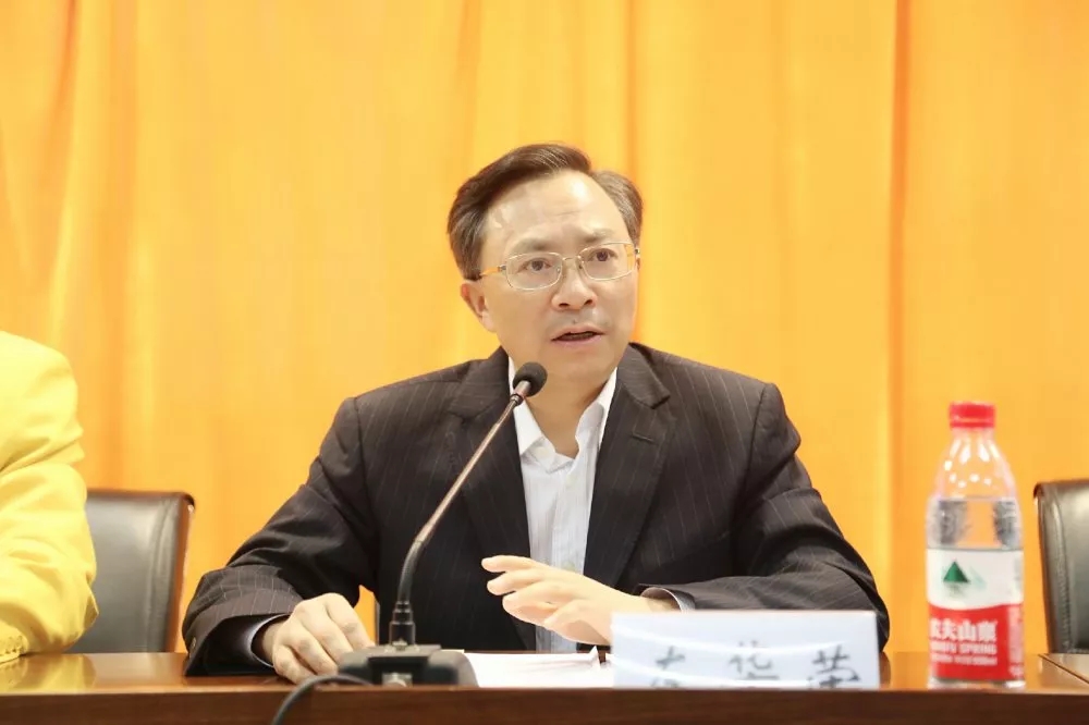 职教专家、世界技能大赛冠军进校园活动在我校圆满开展! 职教专家、世界技能大赛冠军进校园活动在我校圆满开展!