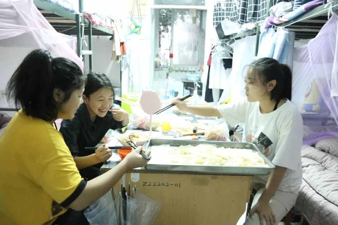 情暖中秋，我们在技师包饺子！