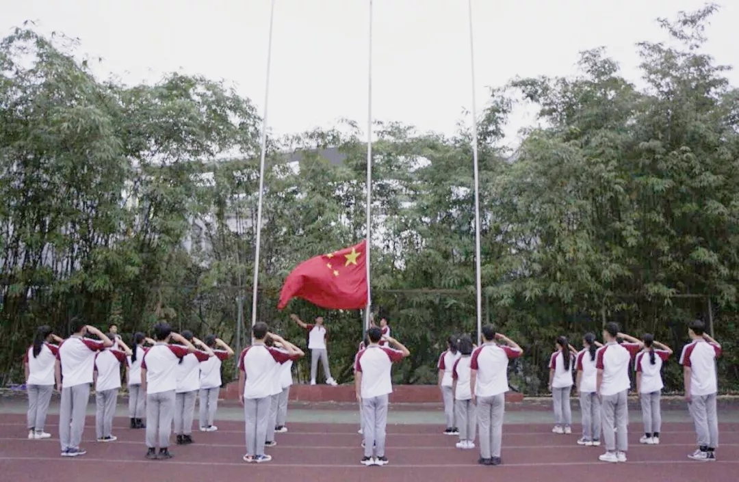 与朝阳同行，今日升旗！
