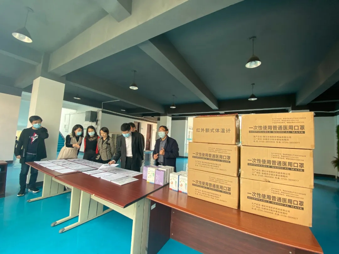 成都市人社局、龙泉驿区人社局领导来我校检查返校复学准备工作