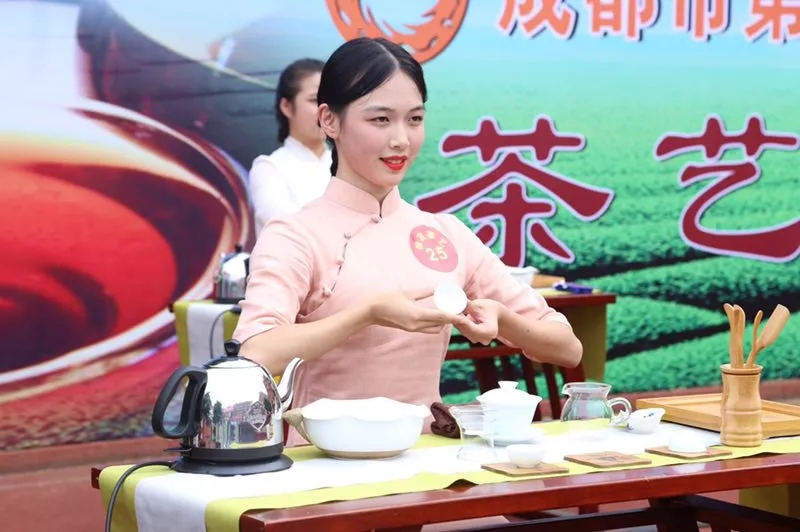 技师榜样|罗婧蓓：站在自己喜欢的世界里闪闪发光！