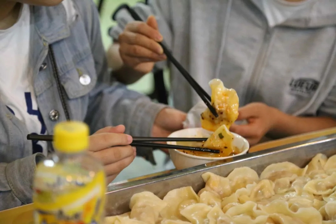 情暖中秋，我们在技师包饺子！