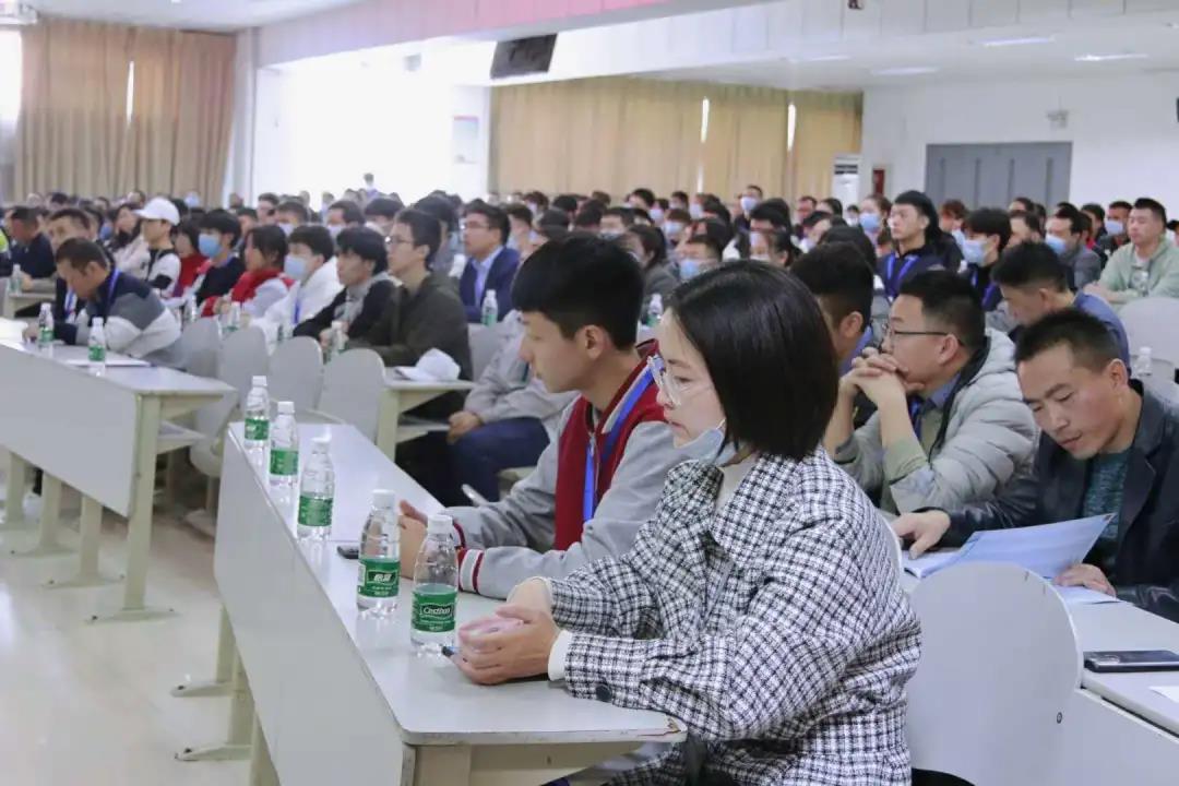 成都市第三届技工院校职业技能竞赛在我校举行