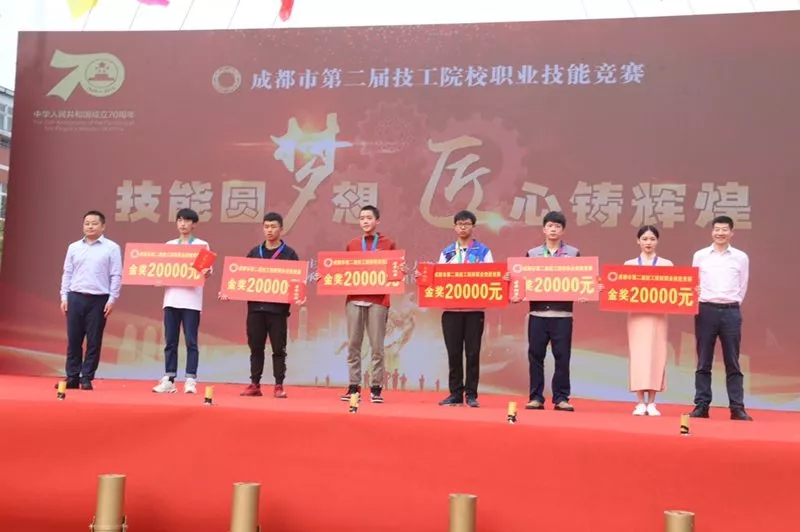 技师榜样|罗婧蓓：站在自己喜欢的世界里闪闪发光！