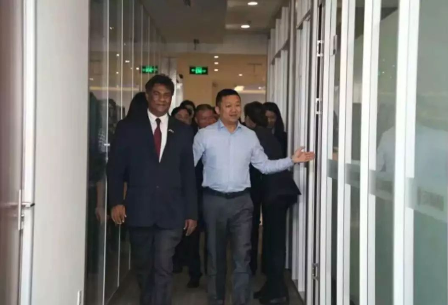 促进会携斯里兰卡锡兰建筑商协会副会长来我院考察并对接教育和航空合作